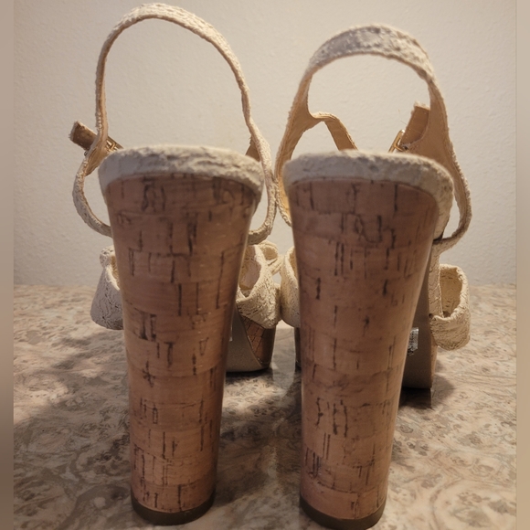 LC Lauren Conrad Heels with Memory Foam - Picture 4 of 5